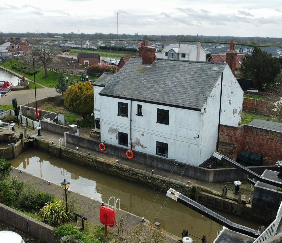 Lock House, Lock Row, Torksey, Lincoln, LN1 2EH