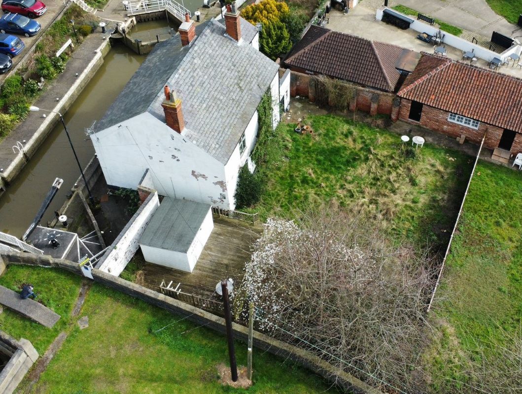 Lock House, Lock Row, Torksey, Lincoln, LN1 2EH