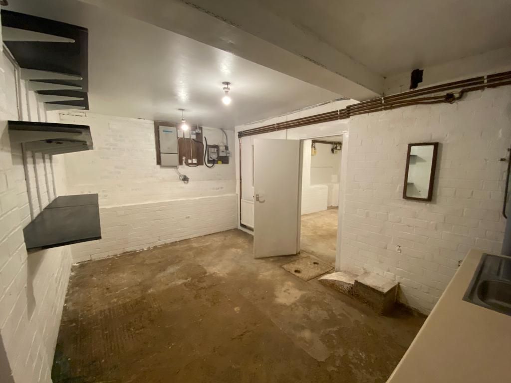 668 Woodborough Road, Nottingham, NG3 5FS