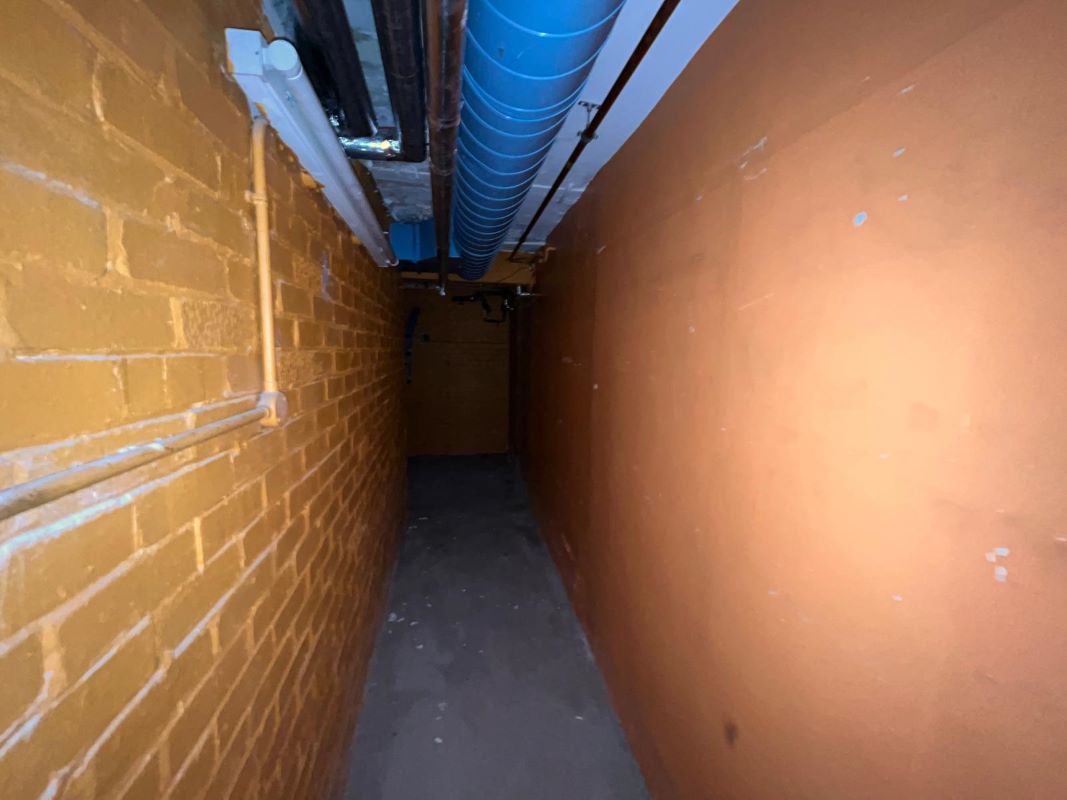 1 Bridge Street, Leatherhead, Surrey, KT22 8BL