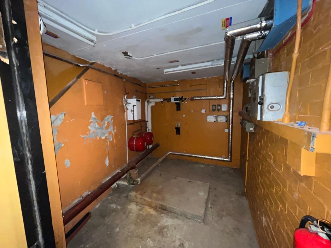 1 Bridge Street, Leatherhead, Surrey, KT22 8BL