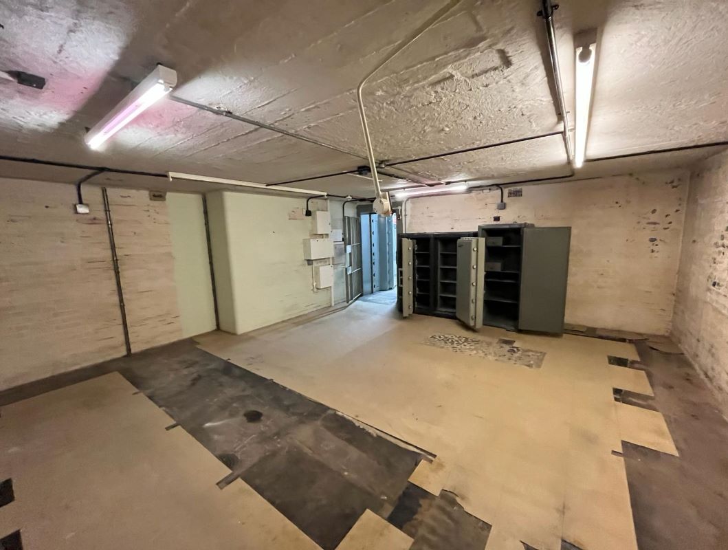 1 Bridge Street, Leatherhead, Surrey, KT22 8BL