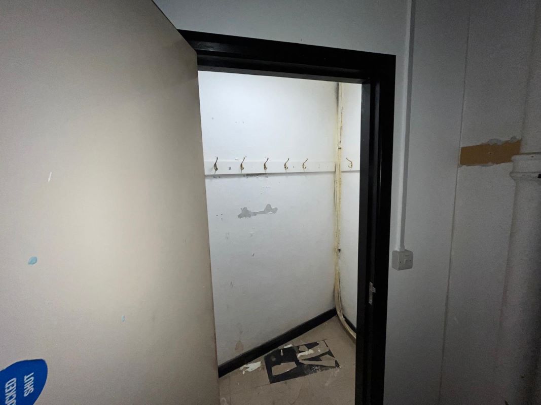 1 Bridge Street, Leatherhead, Surrey, KT22 8BL