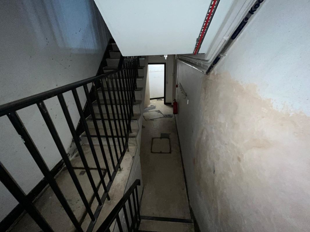 1 Bridge Street, Leatherhead, Surrey, KT22 8BL