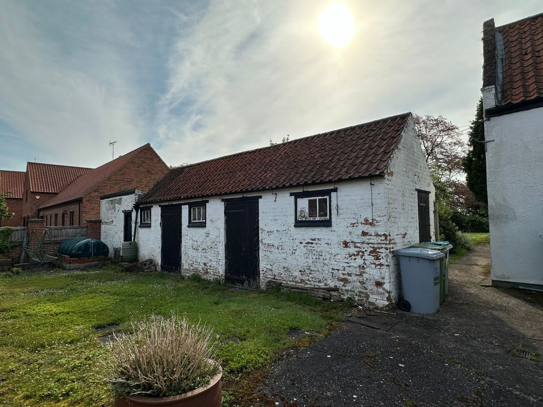 Barnby Grange, Back Lane, Barnby in the Willows, Newark, Nottinghamshire, NG24 2SD