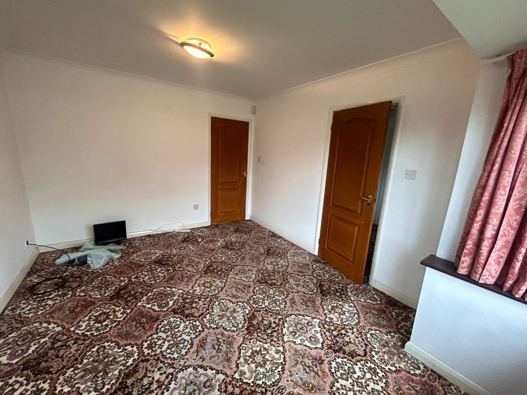 Lot 45 Porterhouse Road, Ripley, Derbyshire, DE5 3FL Auction Lot £195,000+ Auction Estates