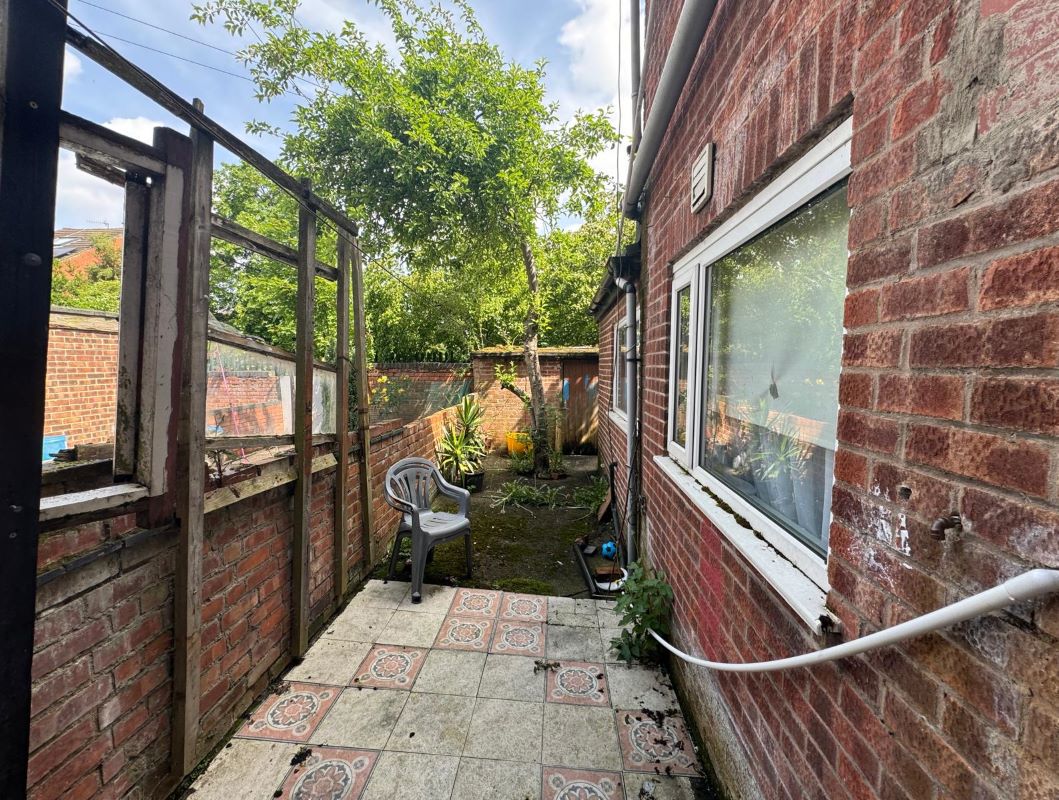 250 Alfreton Road, Nottingham, NG7 5LS