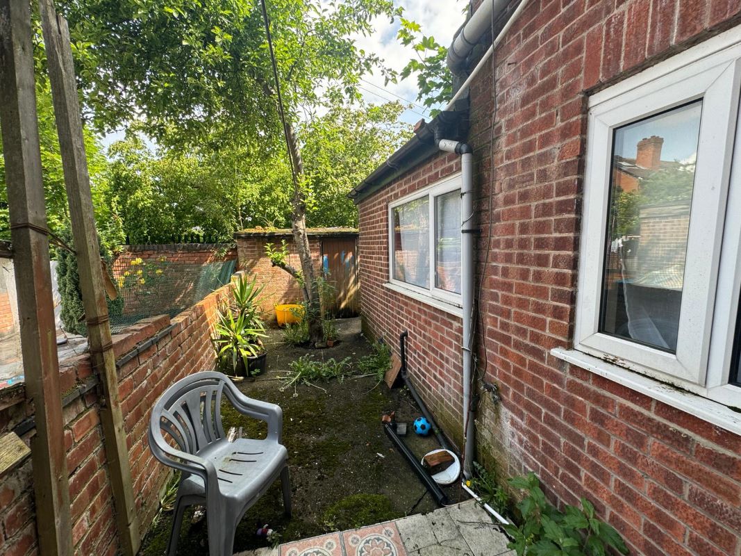 250 Alfreton Road, Nottingham, NG7 5LS