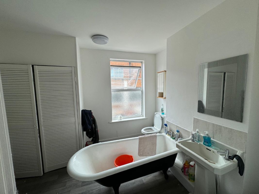 48 Wimbourne Road, Nottingham, NG7 5PD