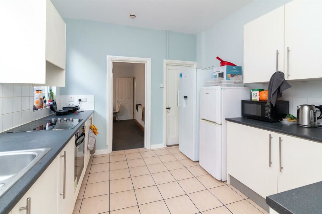 16 Radcliffe Road, West Bridgford, Nottingham, NG2 5FW