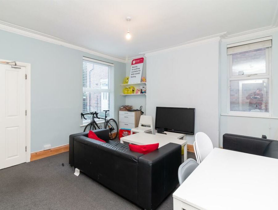 16 Radcliffe Road, West Bridgford, Nottingham, NG2 5FW