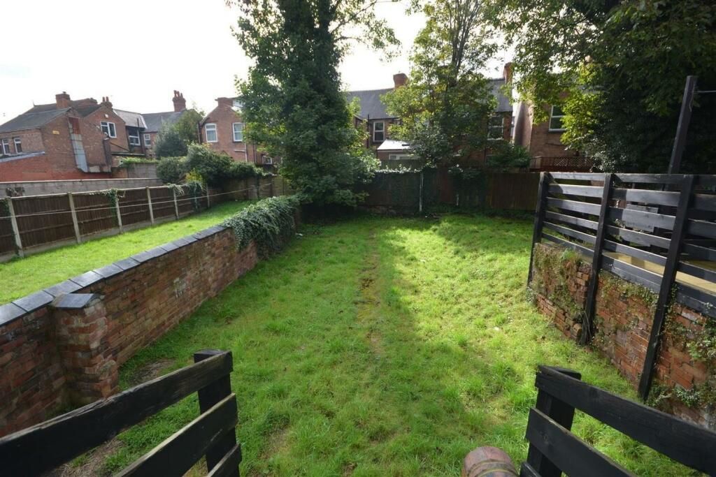 16 Radcliffe Road, West Bridgford, Nottingham, NG2 5FW