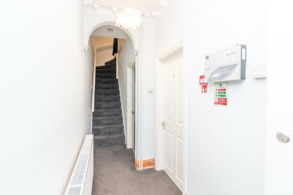 16 Radcliffe Road, West Bridgford, Nottingham, NG2 5FW