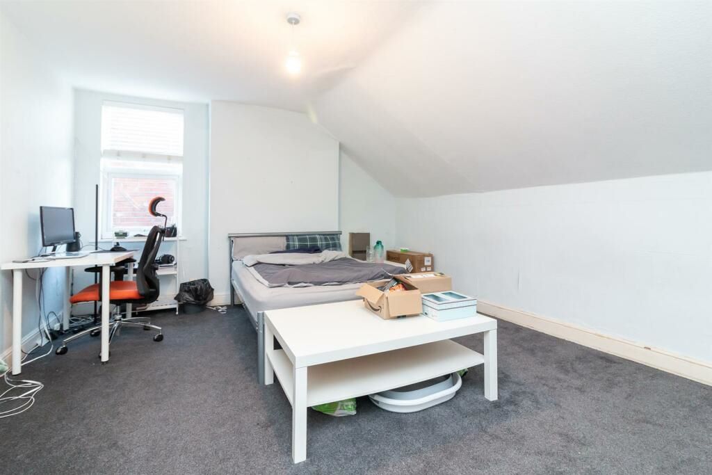 16 Radcliffe Road, West Bridgford, Nottingham, NG2 5FW