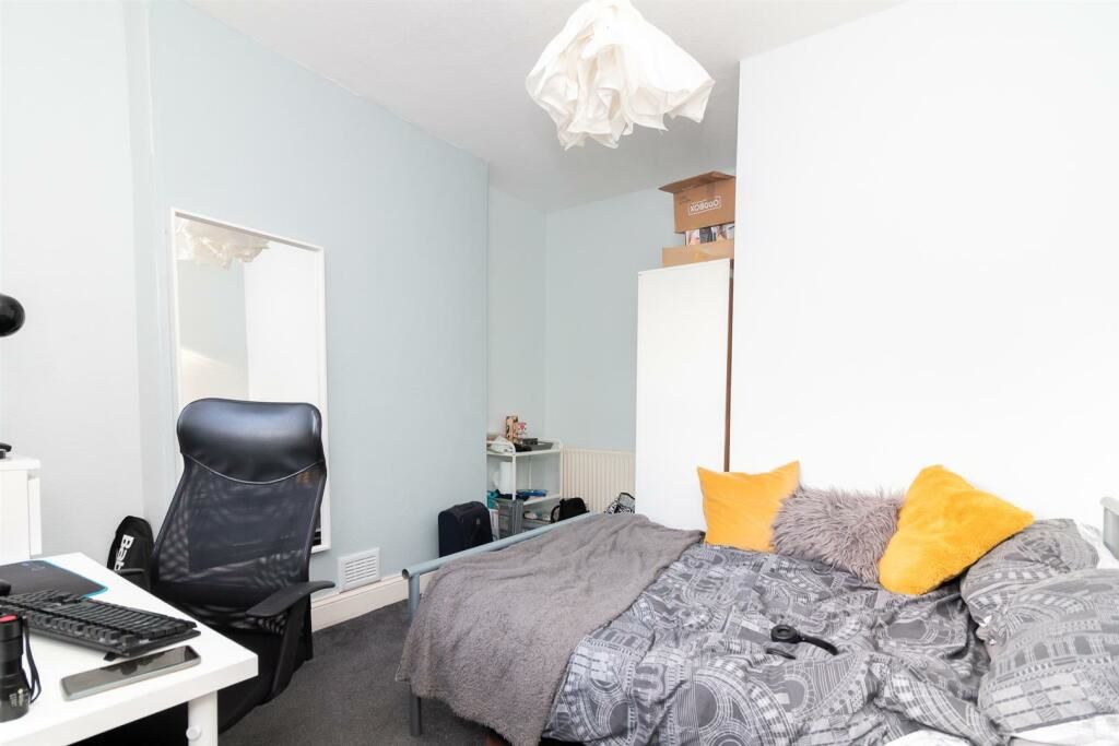 16 Radcliffe Road, West Bridgford, Nottingham, NG2 5FW