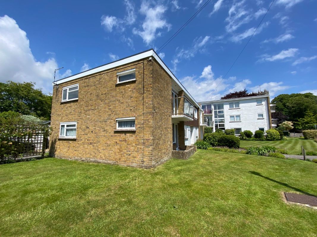 Flat 9 Harbour View Court, Queens Avenue, Christchurch, Dorset, BH23 1DD