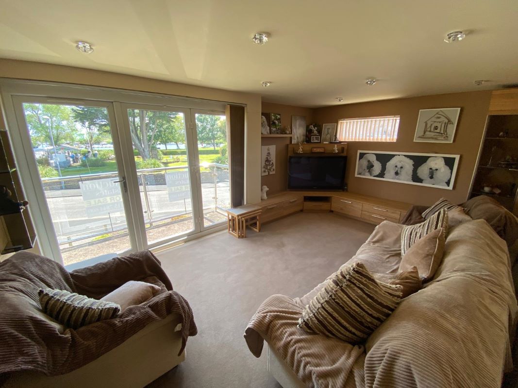 Flat 9 Harbour View Court, Queens Avenue, Christchurch, Dorset, BH23 1DD
