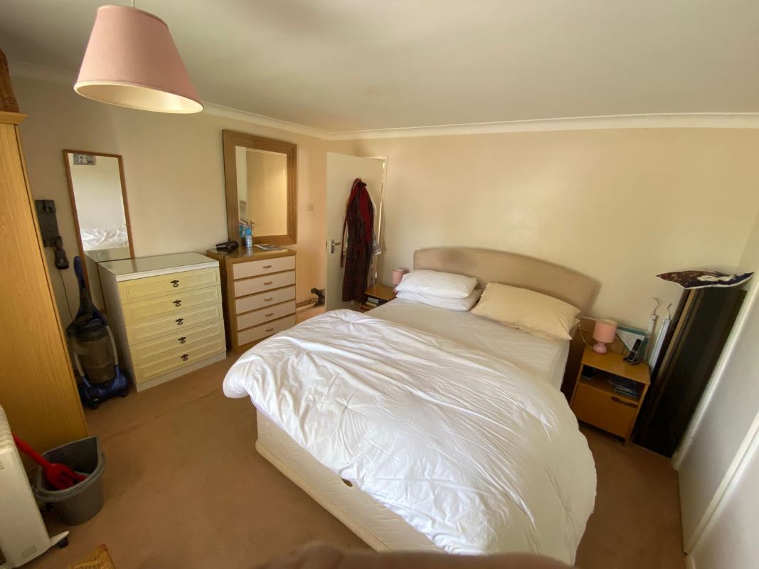 Flat 9 Harbour View Court, Queens Avenue, Christchurch, Dorset, BH23 1DD