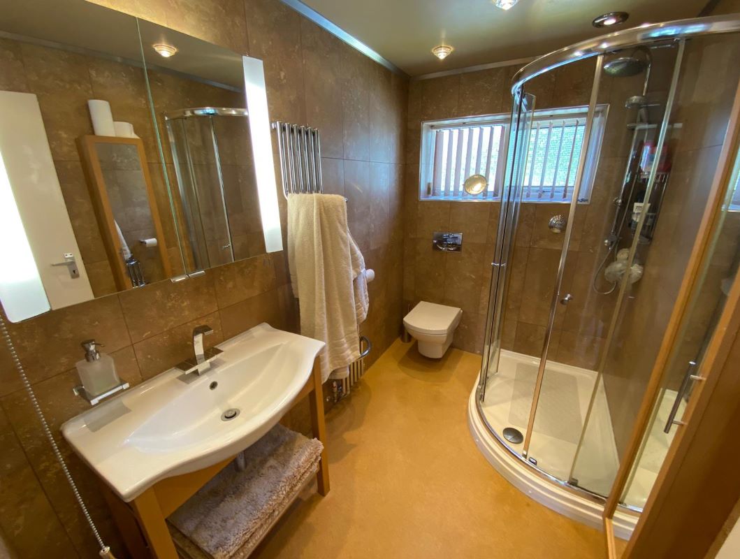Flat 9 Harbour View Court, Queens Avenue, Christchurch, Dorset, BH23 1DD