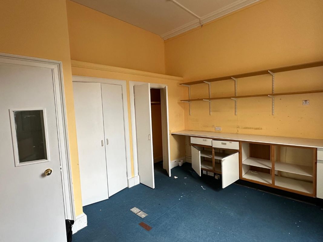 28 Castle Street, Dumfries, Dumfriesshire, DG1 1DG