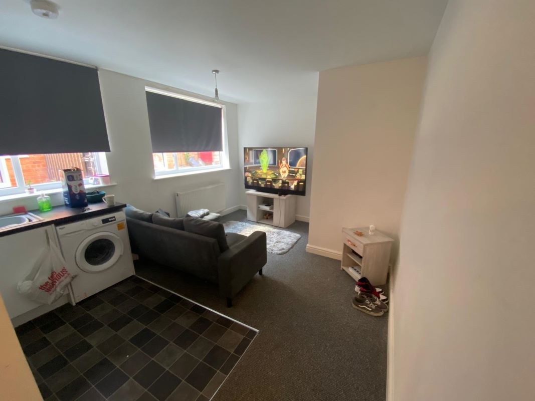 22 Albert Street & Flats 1-3 Mercia House, Mansfield, NG18 1EB