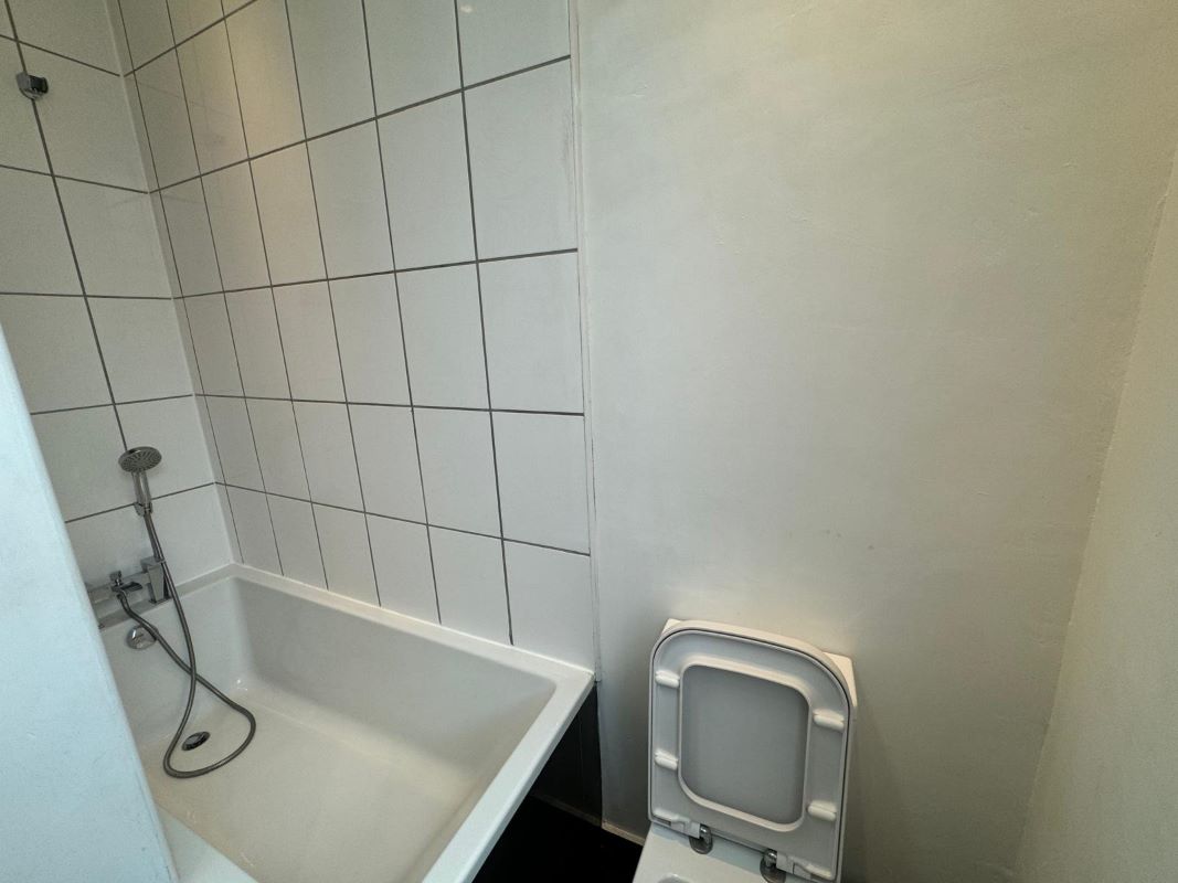 3 Mill House Apartments, 1 Mill Lane, Guildford, Surrey, GU1 3XX