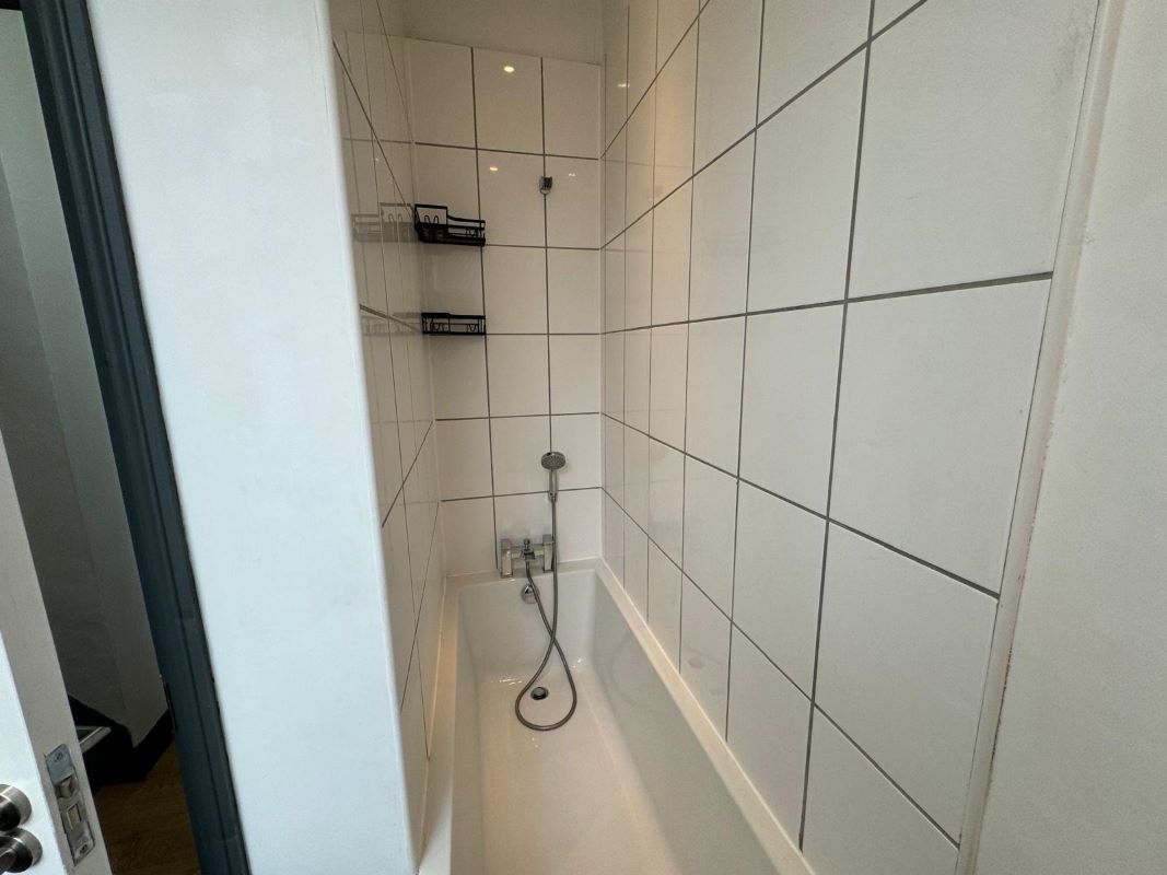 3 Mill House Apartments, 1 Mill Lane, Guildford, Surrey, GU1 3XX