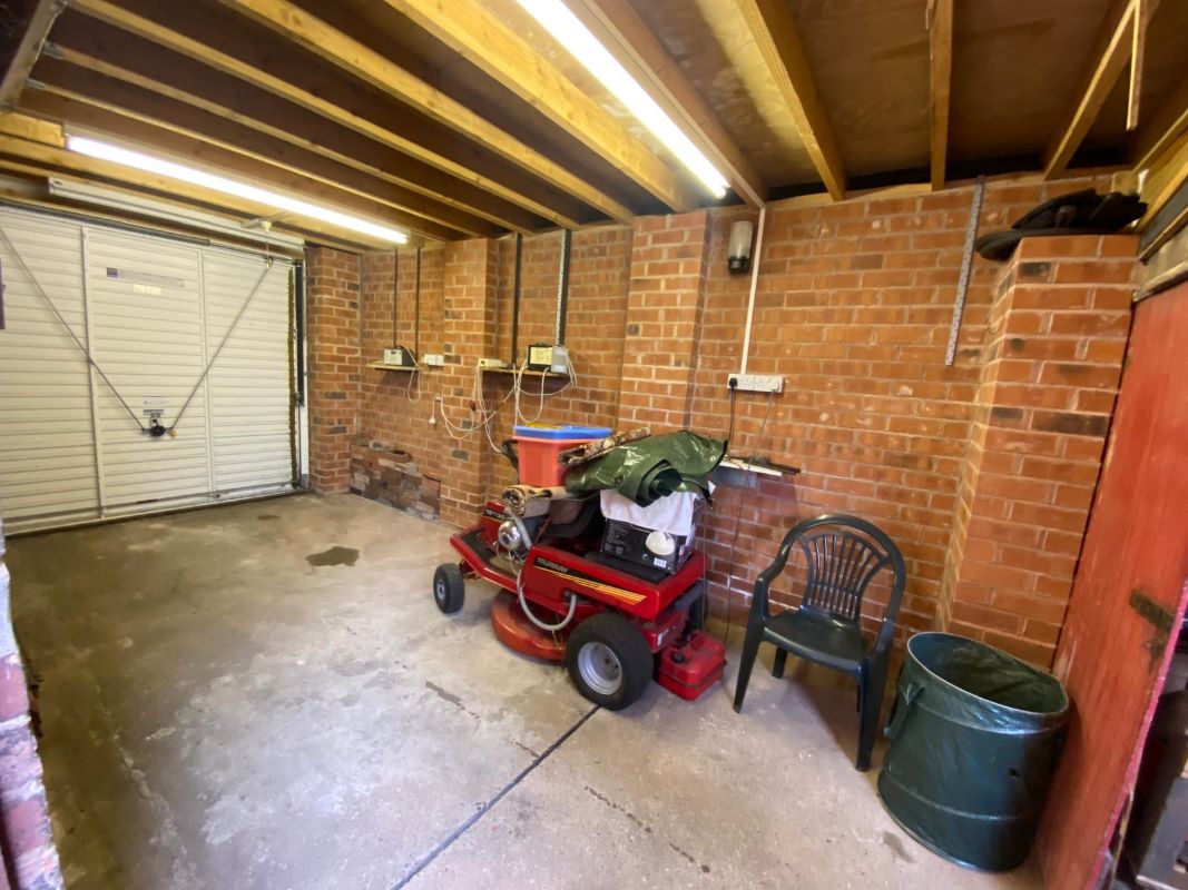 5 Ellesmere Road, Forest Town, Mansfield, NG19 0EG