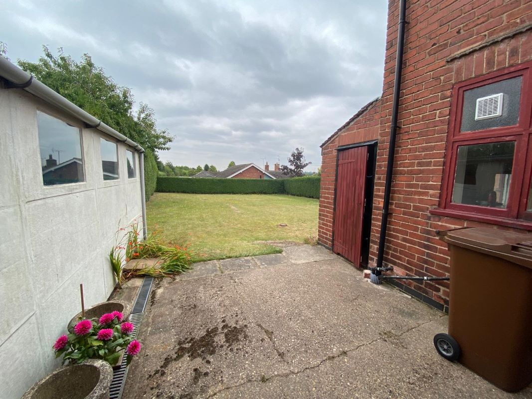 5 Ellesmere Road, Forest Town, Mansfield, NG19 0EG