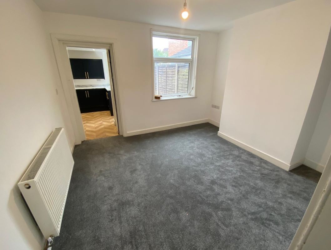 43 Holliers Walk, Hinkley, LE10 1QW