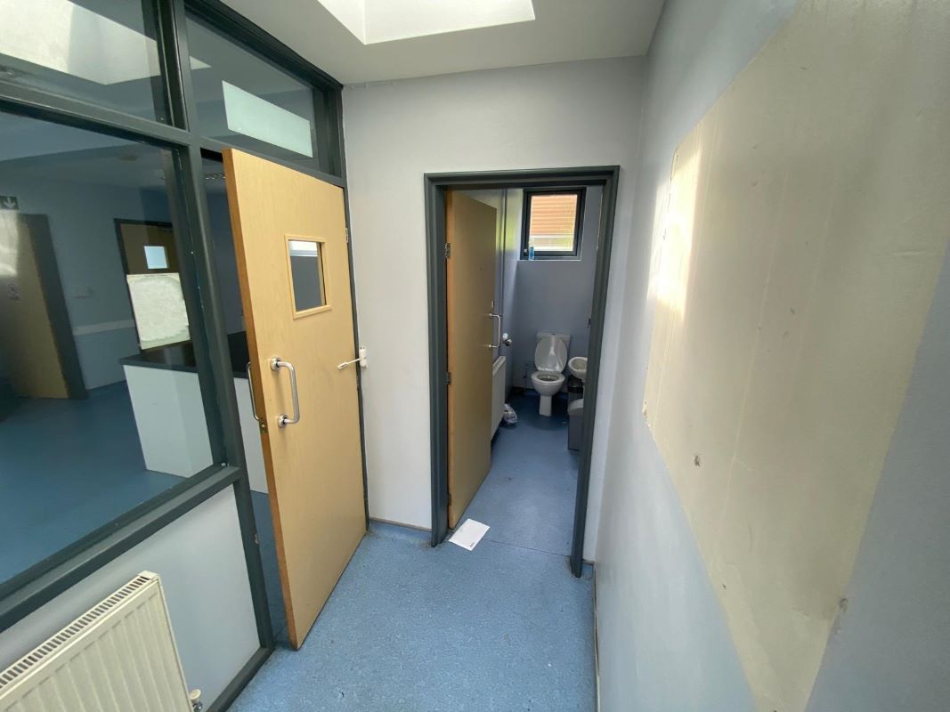 11 Haddon Crescent & 70 Attenborough Lane, Chilwell, Nottingham, NG9 5JW
