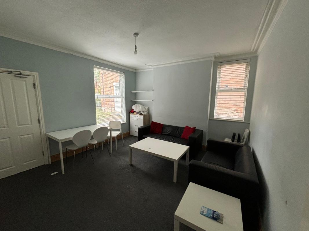 16 Radcliffe Road, West Bridgford, Nottingham, NG2 5FW