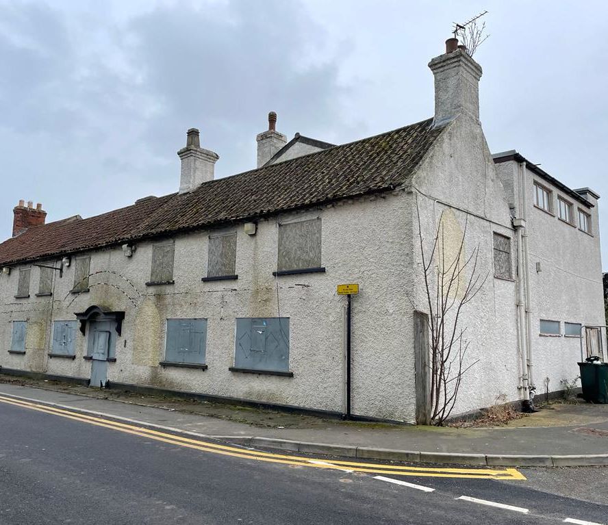 Lot - Former The Three Tuns Pub, High Street, Ingoldmells, Lincolnshire ...