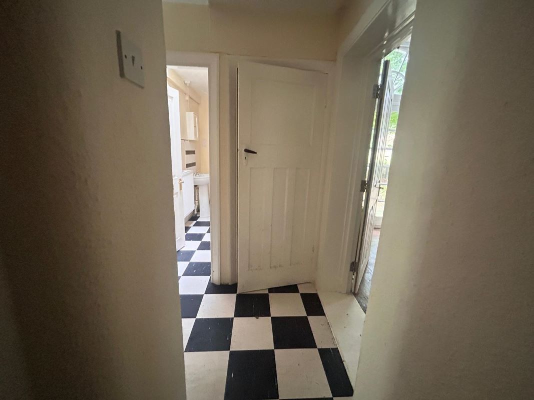 Lenton Abbey, Derby Road, Nottingham, NG9 2SN