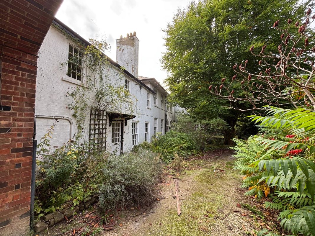 Lenton Abbey, Derby Road, Nottingham, NG9 2SN