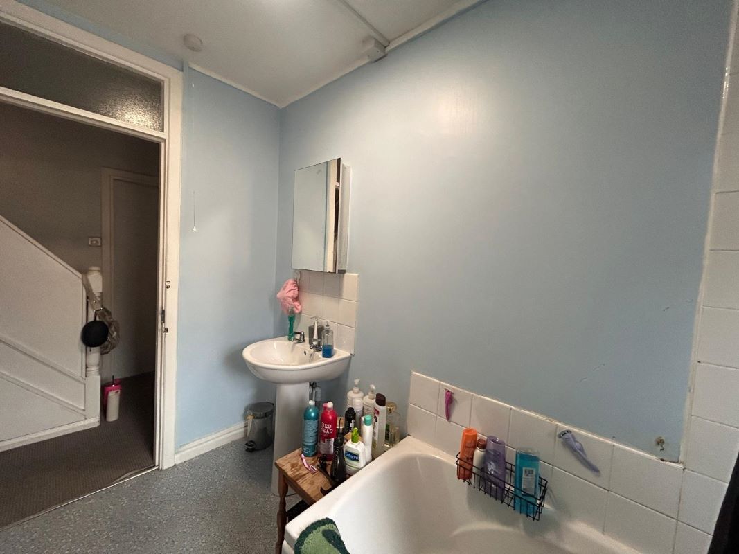 23 Cromwell Street, Nottingham, NG7 4GL