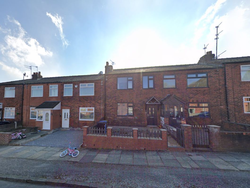 34 Houses on Jubilee Avenue, Dukinfield, Cheshire, SK16 5ND