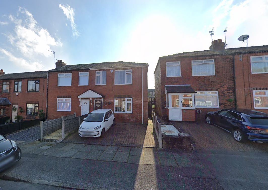 34 Houses on Jubilee Avenue, Dukinfield, Cheshire, SK16 5ND