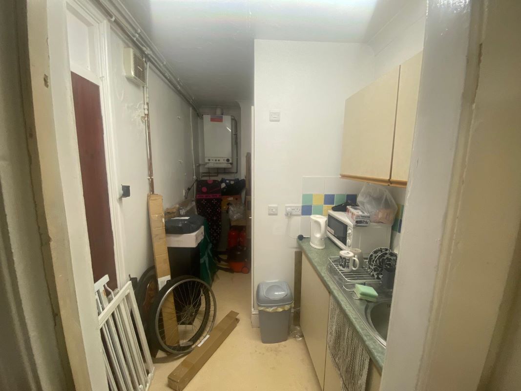 4 High Street, Hucknall, Nottingham, NG15 7HD