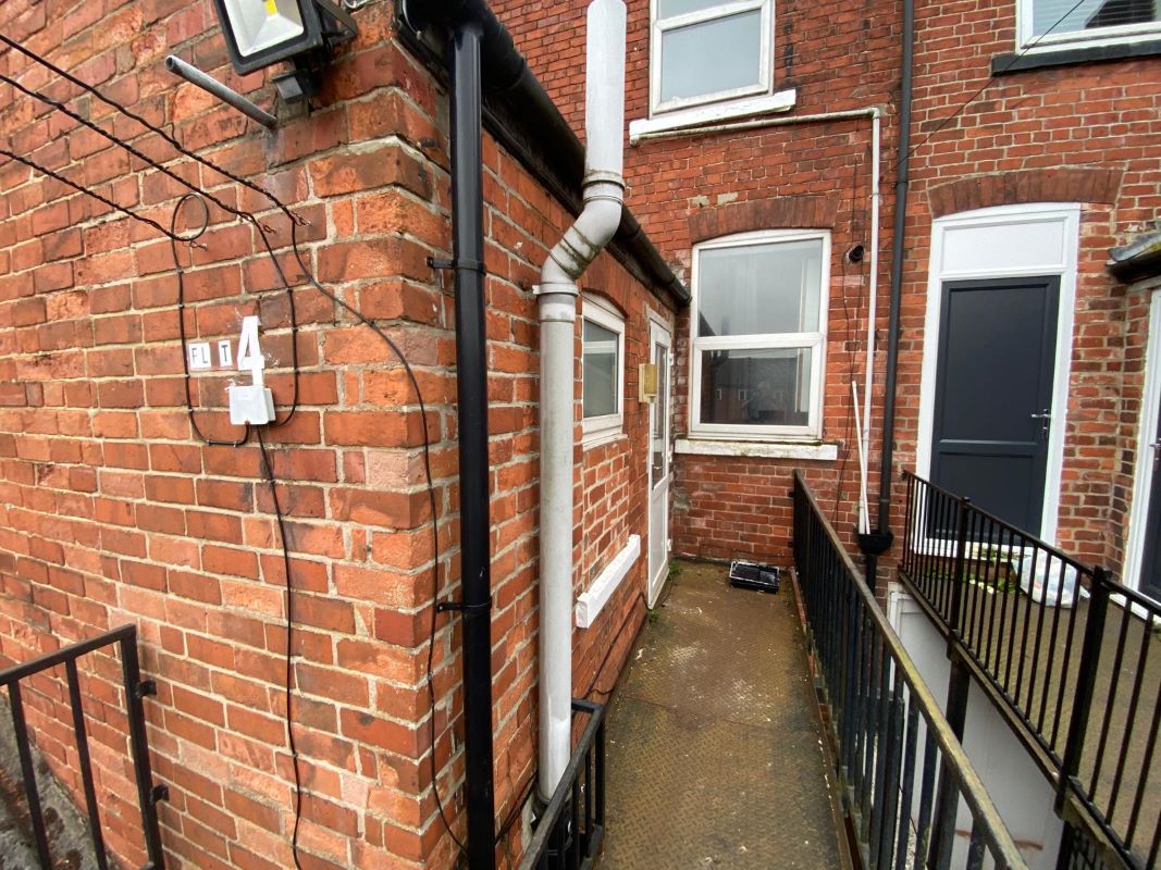 4 High Street, Hucknall, Nottingham, NG15 7HD
