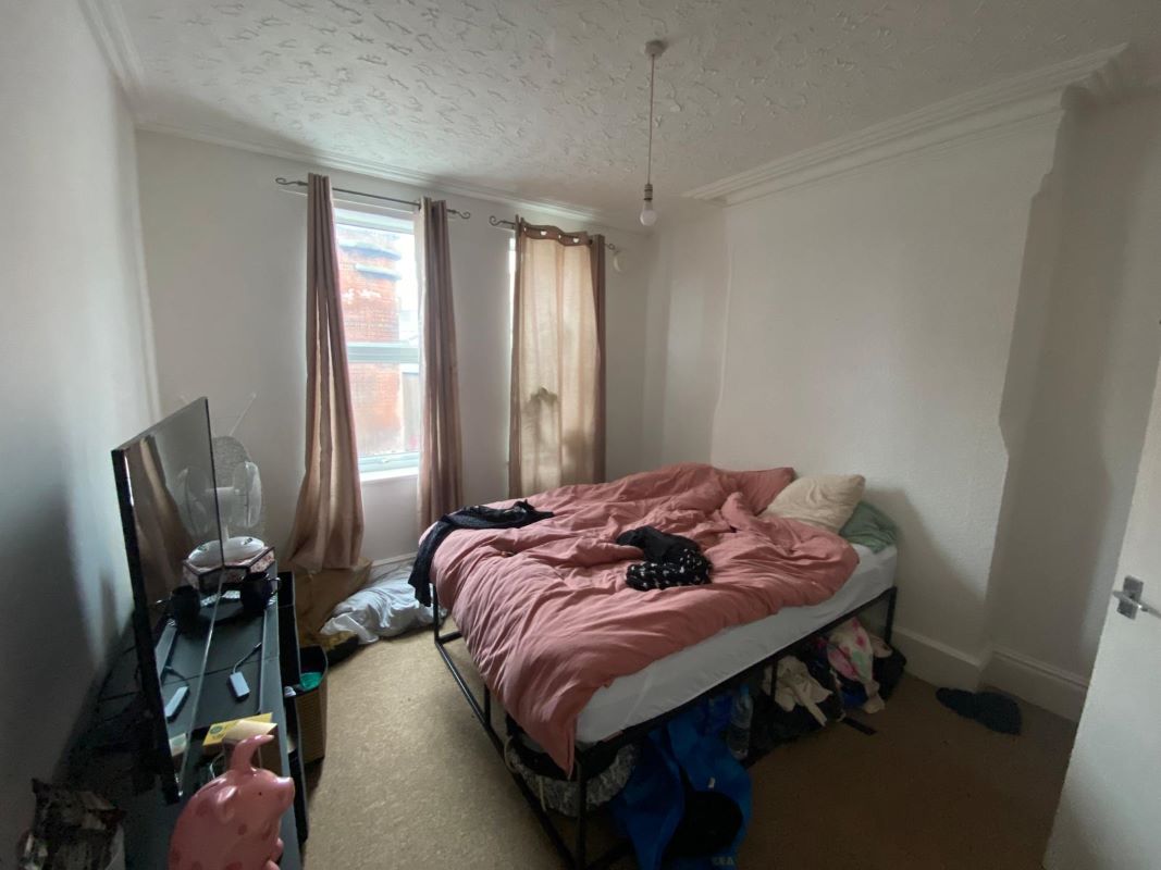 4 High Street, Hucknall, Nottingham, NG15 7HD