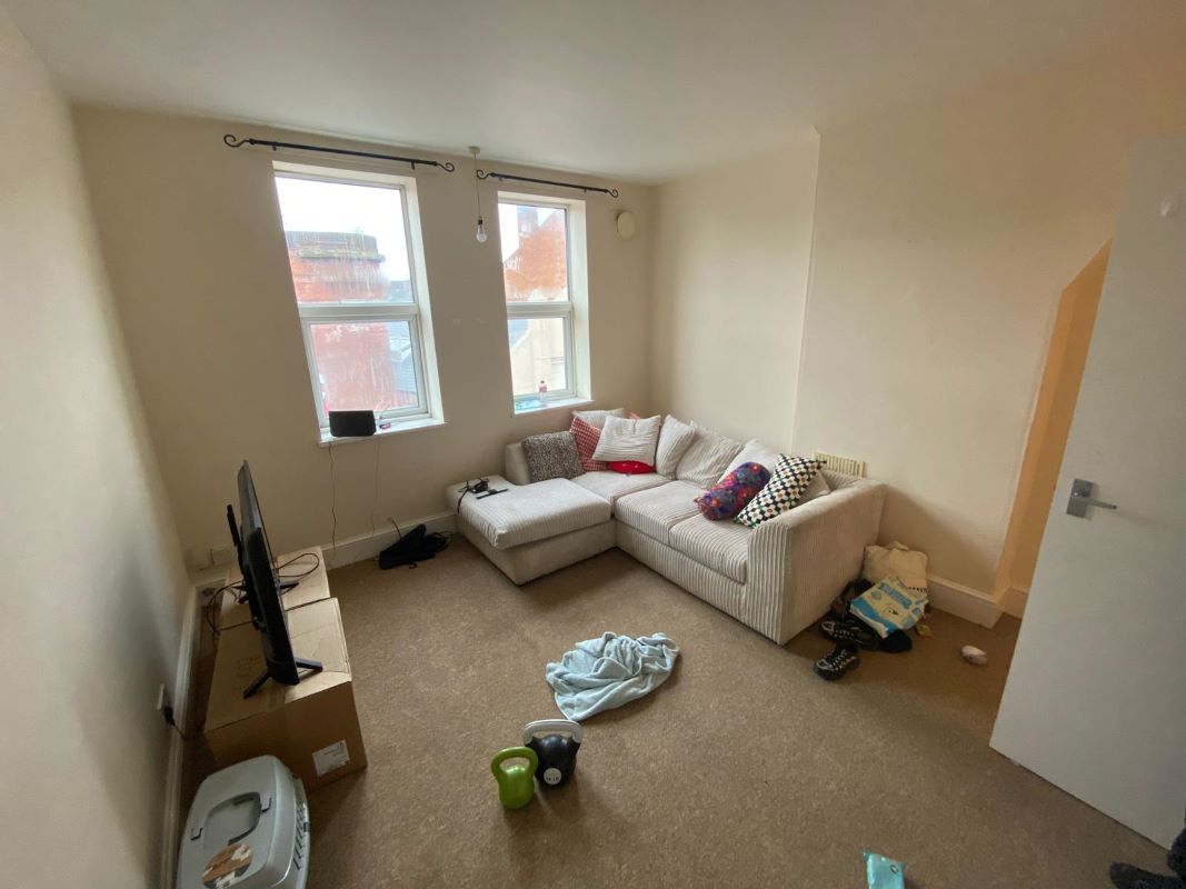 4 High Street, Hucknall, Nottingham, NG15 7HD