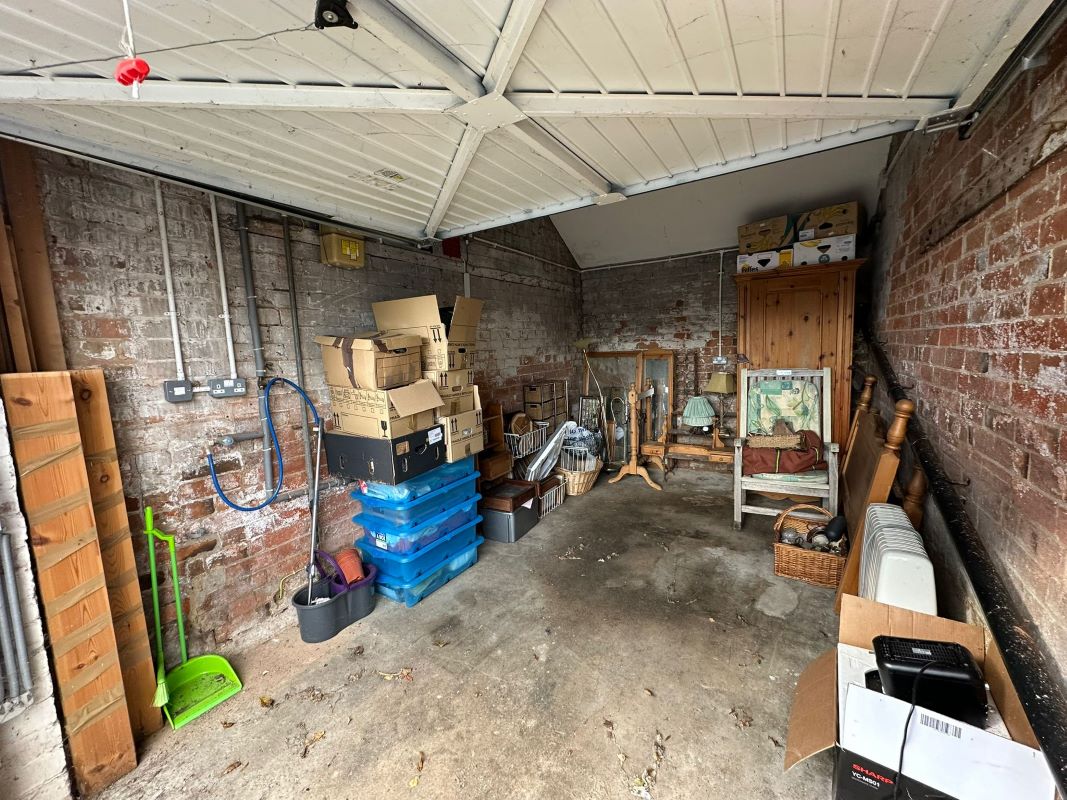 Hatfield Mews, Gunthorpe Road, Flats 1 & 2, Lowdham, Nottingham, NG14 7EN