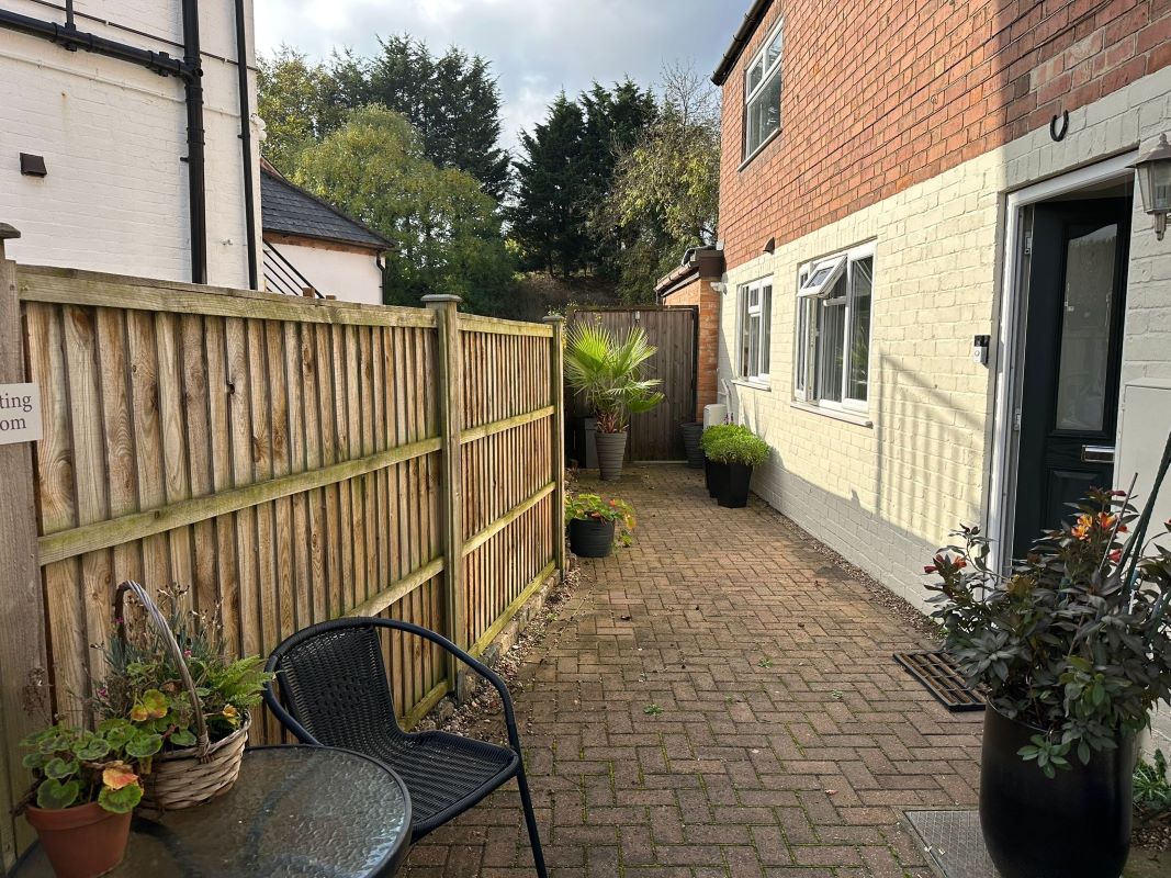 Hatfield Mews, Gunthorpe Road, Flats 1 & 2, Lowdham, Nottingham, NG14 7EN