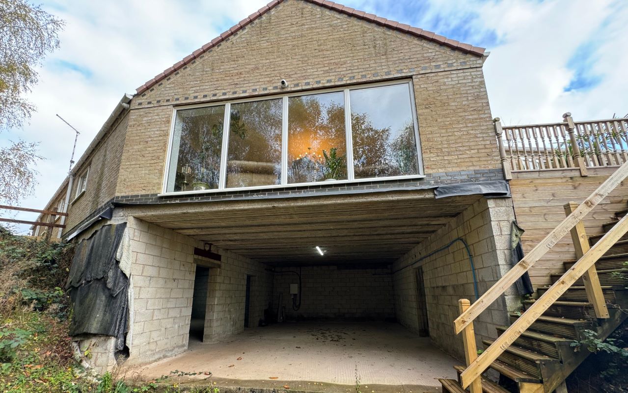 20 Acres of Land & Outbuildings Nottingham Road, Ravenshead, Nottinghamshire, NG15 9HN