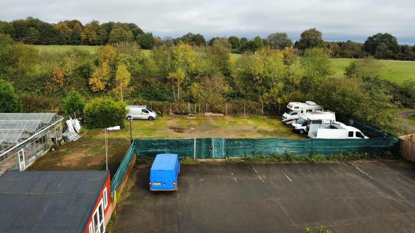 20 Acres of Land & Outbuildings Nottingham Road, Ravenshead, Nottinghamshire, NG15 9HN