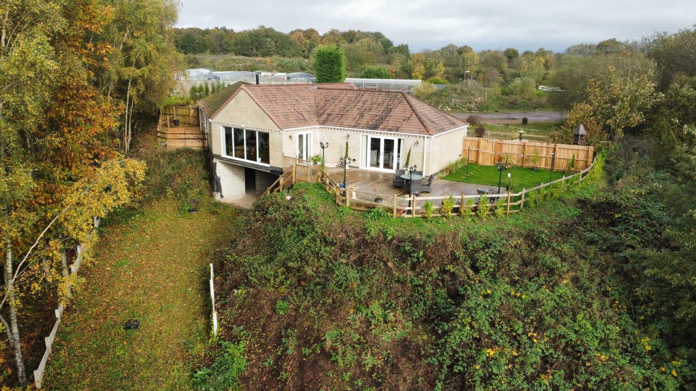 20 Acres of Land & Outbuildings Nottingham Road, Ravenshead, Nottinghamshire, NG15 9HN
