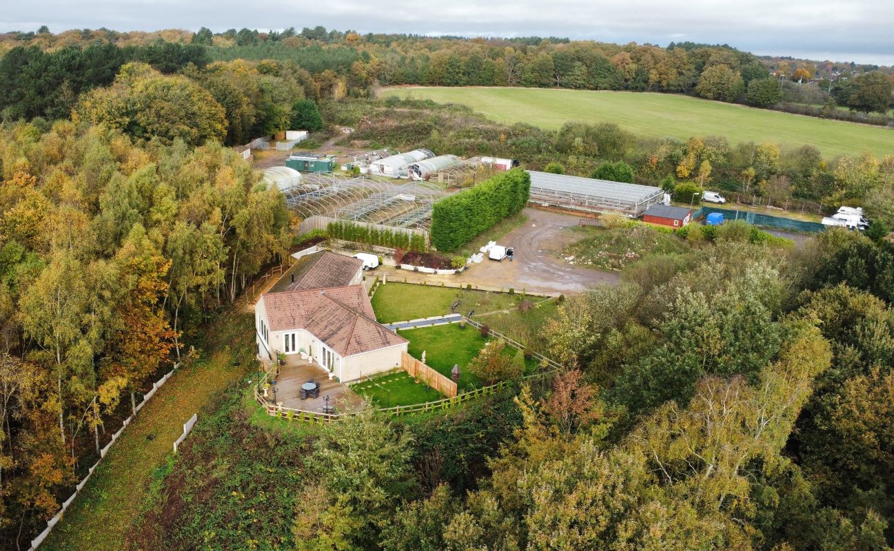 20 Acres of Land & Outbuildings Nottingham Road, Ravenshead, Nottinghamshire, NG15 9HN