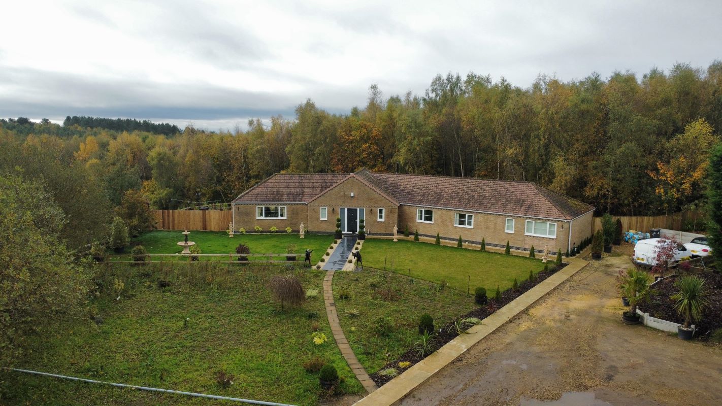 20 Acres of Land & Outbuildings Nottingham Road, Ravenshead, Nottinghamshire, NG15 9HN