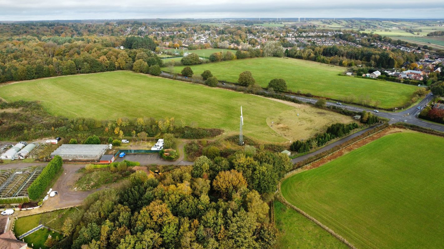 20 Acres of Land & Outbuildings Nottingham Road, Ravenshead, Nottinghamshire, NG15 9HN